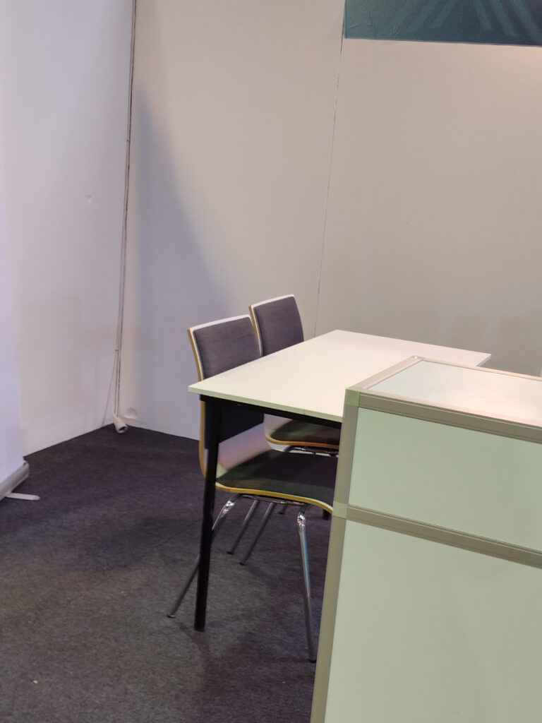 empty tradeshow stand means no ROI